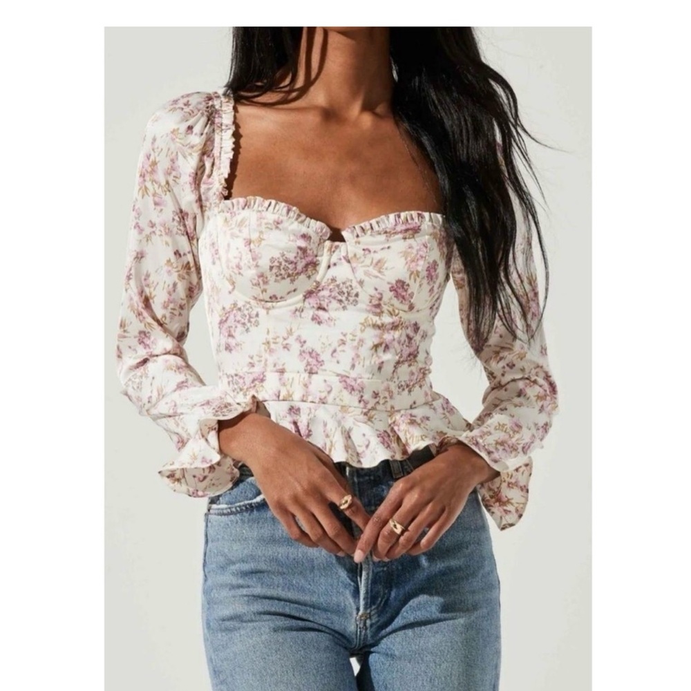 ASTR Floral Sweetheart Neckline Underwire Satin Top